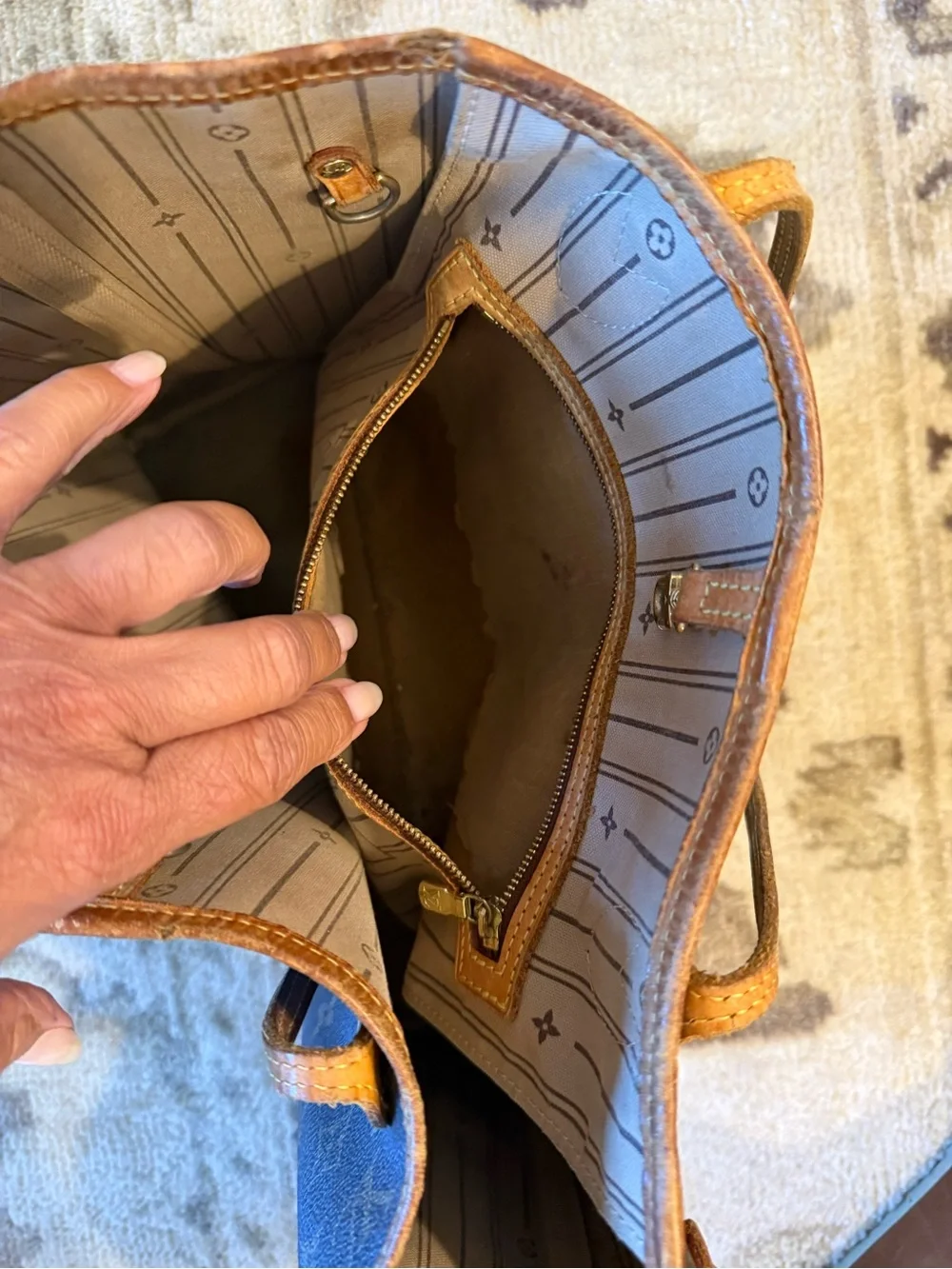 Louis Vuitton Neverfull MM Monogram Canvas Tote
